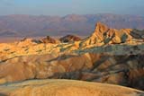 Famosa vista dello Zabriskie Point all'alba